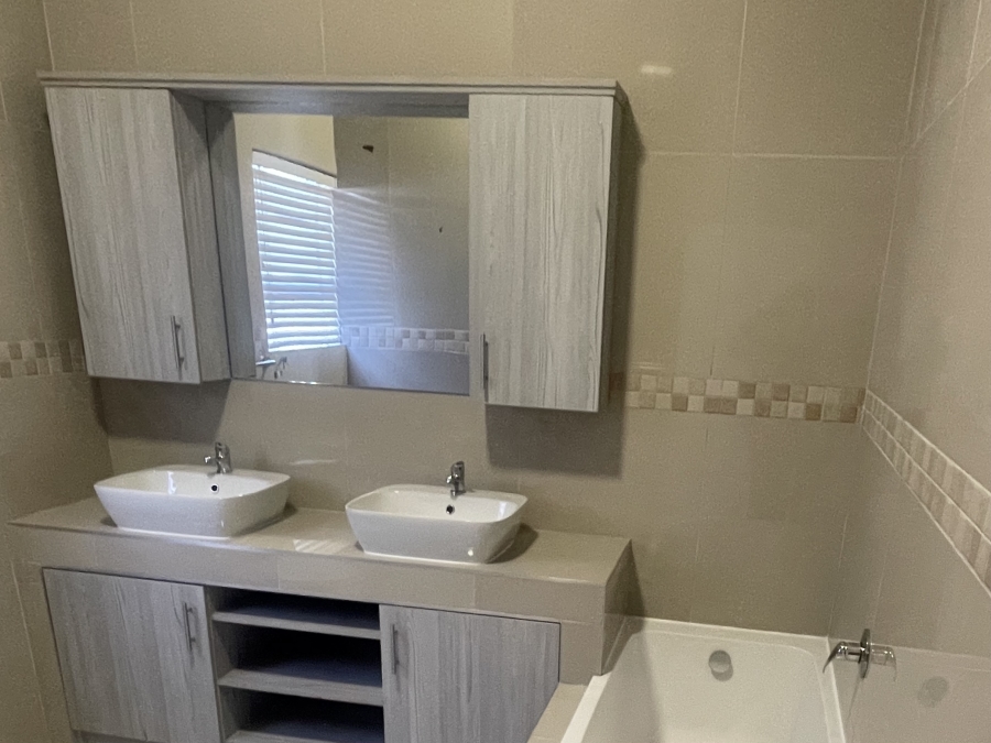 3 Bedroom Property for Sale in Laguna Sands Western Cape